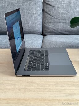 Apple MacBook Pro 15" (2018) - i7 2,6GHz, 32GB, 512GB, 560X - 3