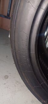 Závodní mokré pneu Pirelli R17 - 3