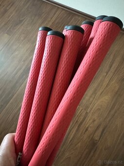 Prodám shafty KBS Tour, tuhost S, P-4 - 3