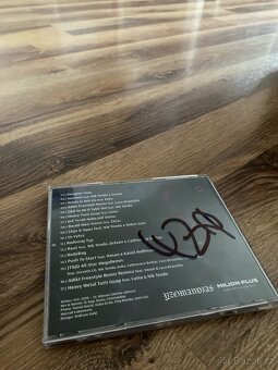 CD Yzomandias podepsané - 3