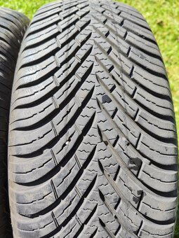 2 celoroční pneumatiky Vredestein 185/65/15  6mm  2021 - 3