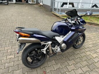 Honda VFR 800 VTEC 2002 - 3