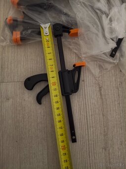 Truhlářské svěrky,rukavice,metr - 3