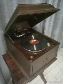 Dřevěný gramofon H.M.V - 3