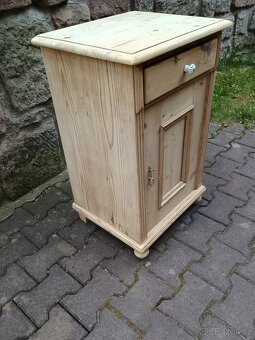 stolek po renovaci - 3
