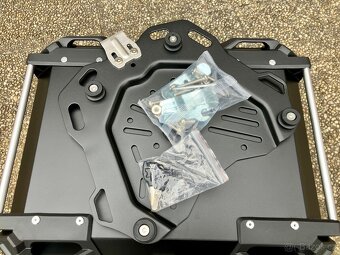 Zadní hliníkový kufr na moto objem 36 L - 3