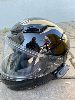 Helma na motorku Shoei - 3