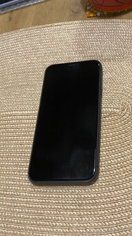 Prodám černý iPhone 11 64GB - 3