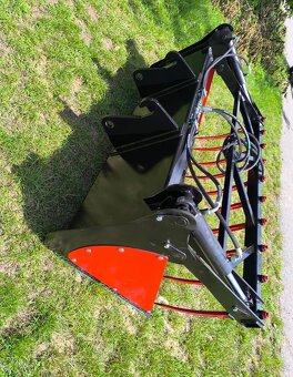 Lžíce s přidrzovačem zakazková výroba - 3