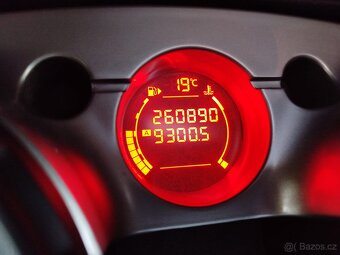Nissan Qashqai 4x4 sedm míst - 3