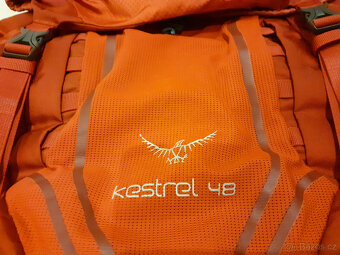 Batoh Osprey Kestrel 48 bordový - 3