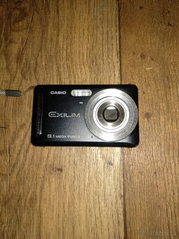 Prodám dva fotoaparáty Casio Exilim EX Z330 a Z19 - 3