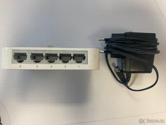 Switch TP-Link TL-SF1005D - 3