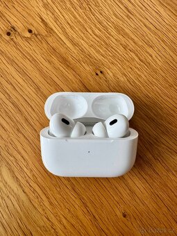 Apple Airpods PRO 2.gen - lightning - 3