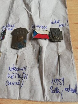 Různé odznaky 1.republika a Protektorát. - 3