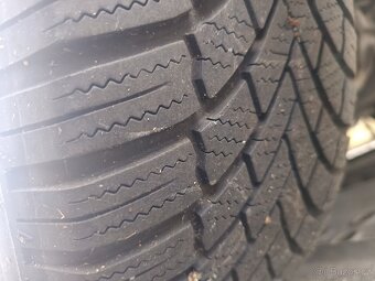 BMW E39 - orig.alu kola 15 se zimními pneu - 3