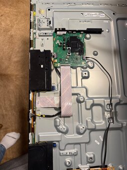 Samsung 58" QE58Q60T - náhradní díly - 3