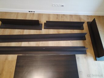 Konferenční stolek a police - 3