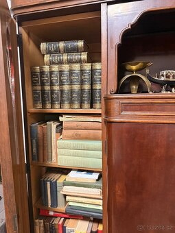 Starožitná skříň - 3