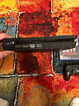 Playstation 4 slim - 3