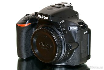 Nikon D5600 tělo TOP STAV - 3