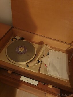 Staré rádio na desky - 3