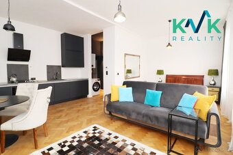 Pronájem designové garsoniéry 49 m2, rekonstrukce, Karlovy V - 3