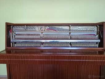 Pianino Petrof 114 k 3 pedály s moderátorem na ztišení - 3