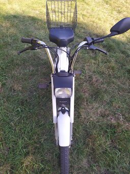 Moped Peugeot Vogue. - 3