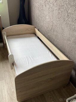 Dětská postel (70x140 cm) + matrace + chránič + prostěradlo - 3