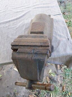 Mohutný svěrák - 3