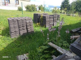 Prodám betonové tašky Zn. TONDACH - 3