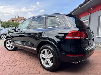 Volkswagen Touareg 3.0TDi Xenony Automat Navi Kamera - 3