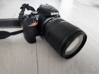 Nikon D5600, objektivy 18-140 + brašna - 3