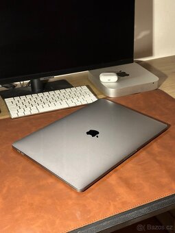 CTO MacBook Pro 15" i7 / 16GB / 256GB / Pro 555 - 3