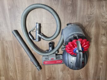 Bezsáčkový vysavač Dyson - 3