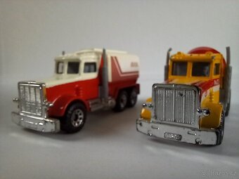 MATCHBOX - 1981 PETERBILT DOMIEŠAVAČ,1981 PETERBILT CISTERNA - 3