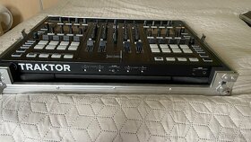 Kontroler Native Intruments S8 + originální case - 3