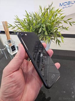 iphone se 2020 64GB top stav, záruka - 3