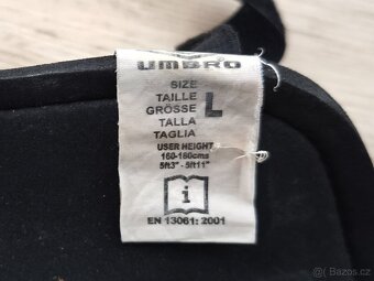 Chrániče na fotbal UMBRO - 3