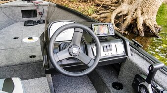 Alumacraft Escape 165 CS vybavený motorem Mercury F50 ELPT - 3
