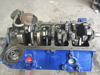 motor chevrolet V 8 -5 L - 3