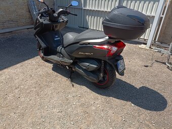 Kymco Downtown 125 černý 2 - 3