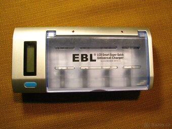 Nabiječka baterii Univerzální AA + AAA + 9V Ni-MH a Ni-Cd - 3