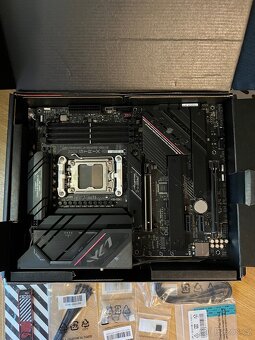 ASUS ROG STRIX B650E-F GAMING WIFI - Základní deska - 3
