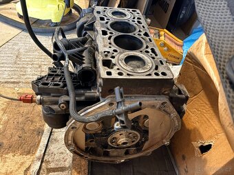 Motor VW T6 CXE Bi-Tdi 150kw poškozený ve válci - 3