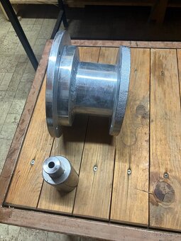 Příruba pro MF 70 – motory 9 HP, hřídel 25 mm - 3