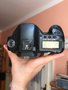 Canon 10D (6mpx) + batterxy grip zrcadlovka - 3