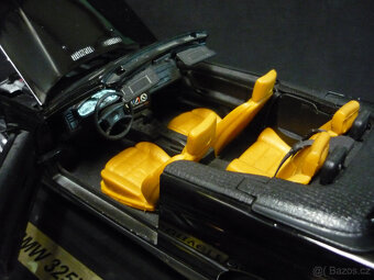 BMW 325i Convertible Maisto 1/18 - 3