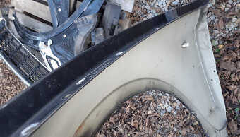 BMW X3 e83 - Pravý přední blatník - 3